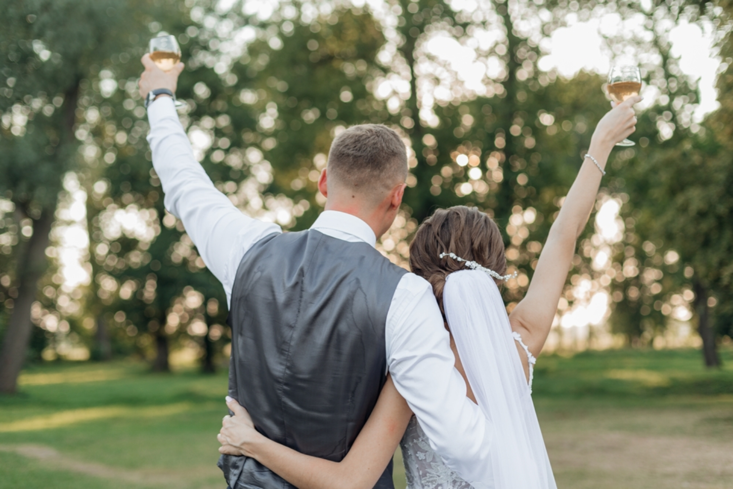 Raise A Glass To Love: Unique Wedding Gift Drink Ideas To Make The Party Pop